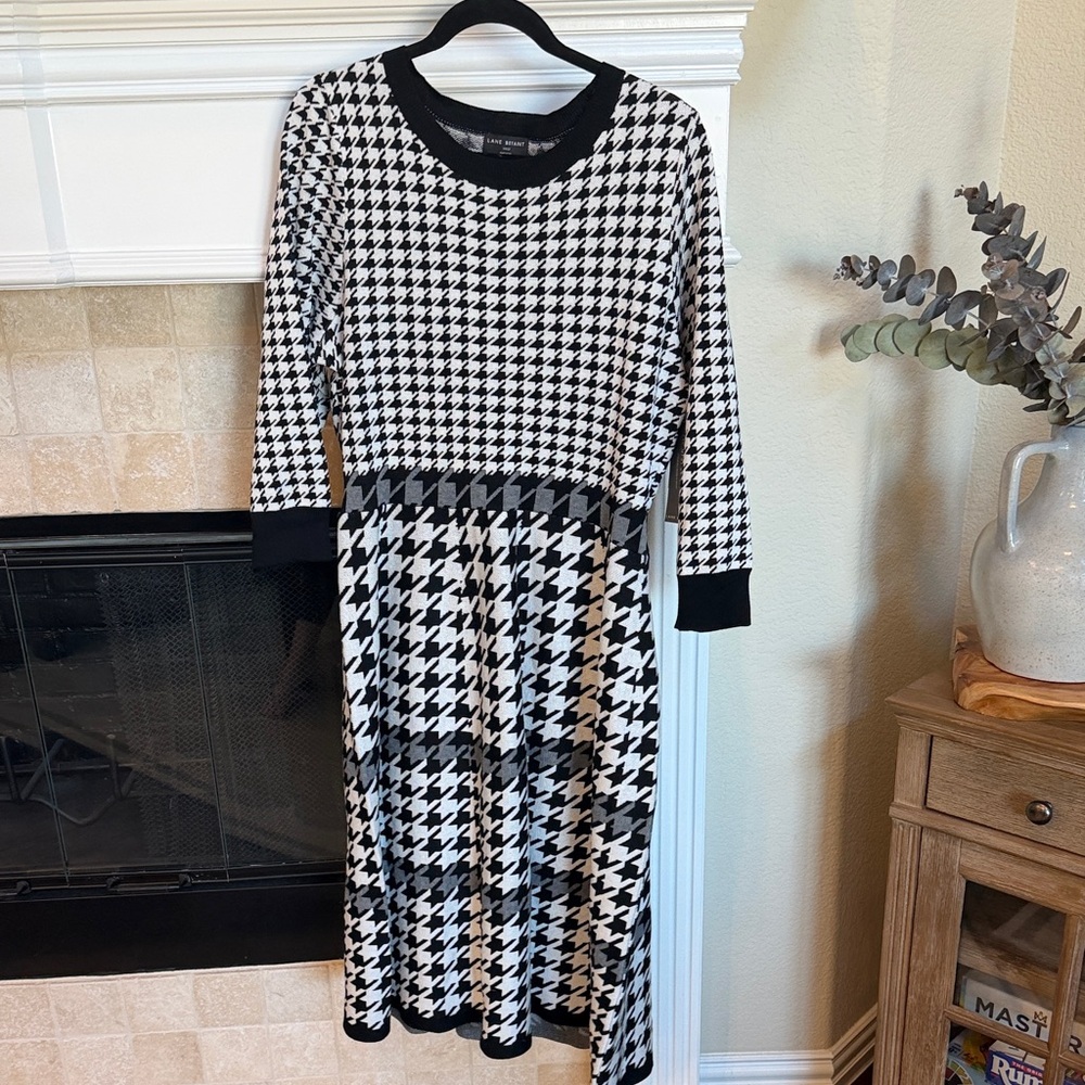 Lane Bryant Black & White Houndstooth Long Sleeve Midi Dress